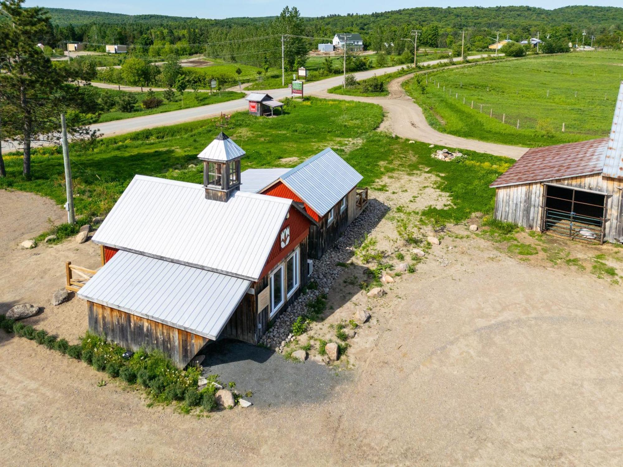 Le Baluchon Eco-Villegiature Saint-Paulin Exterior photo